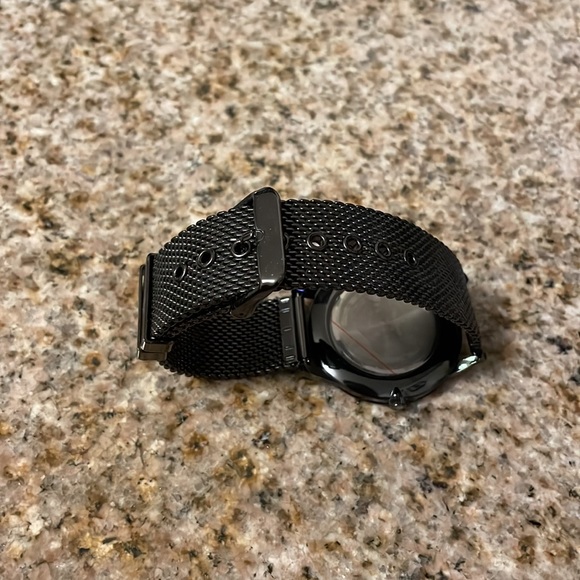 Van Heusen Watch - Picture 3 of 3